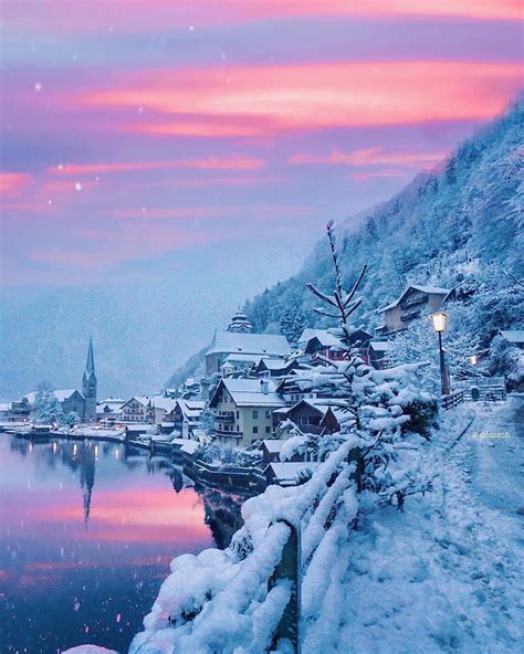 Winter in Hallstatt, Austria ©️dotzsoh : r/MostBeautiful