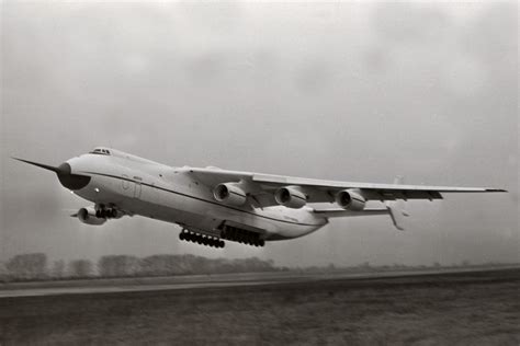 OTD in 1988: Antonov An-225 Mriya lifts off for the first time - AeroTime