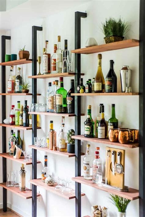 10 estanterías originales para decorar tus paredes | Estantería de bar, Zonas de bar en casa ...