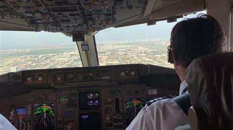 Boeing 767-300 cockpit landing in Miami - YouTube