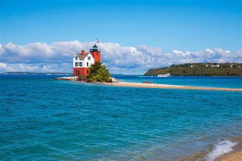 Pin by Deborah Servitto on Mackinac Island | Island lighthouse, Lighthouse photos, Mackinac island