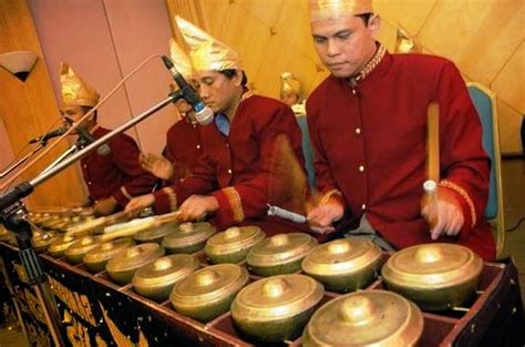 Indonesian Traditional Musical Instruments: Musical Instruments Talempong of Minangkabau Padang ...