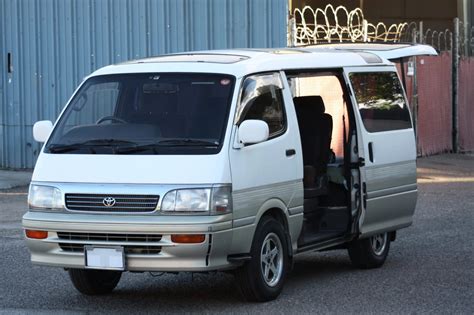 Meet The Absolutely Rad JDM 1995 Toyota Hiace That I'm