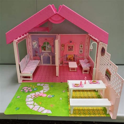 Barbie Fold 'n Fun House by Mattel 1992 - Etsy | Barbie doll house, Birthday presents for mum ...