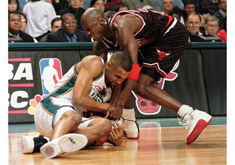 Chicago Bulls: Grant Hill thinks he would be better than MJ if not for ...