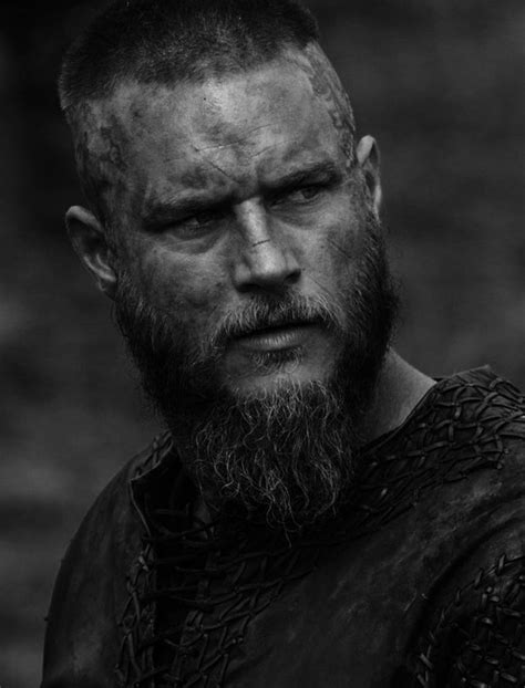 Ladda ner Ragnarlothbrok 4k Smutsigt Ansikte Svartvitt. Wallpaper | Wallpapers.com