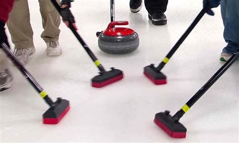 learn-to-curl-sweepers - Chesapeake Curling Club