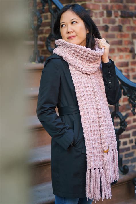 How Wide Should A Knitted Scarf Be? [ 4 Top Questions Answered ]