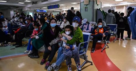 China pneumonia outbreak: Kids fill 'overwhelmed' hospital wards as ...