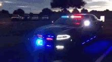 steak umiernený živelný police lights gif výduť priateľ páka