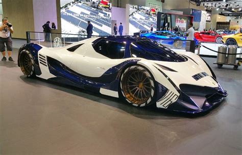 ‘300mph’ Devel Sixteen hypercar unveiled | CNN