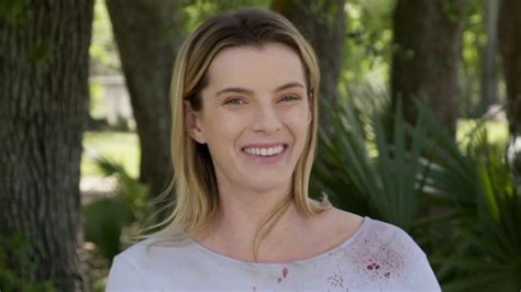 Betty Gilpin: THE HUNT - YouTube