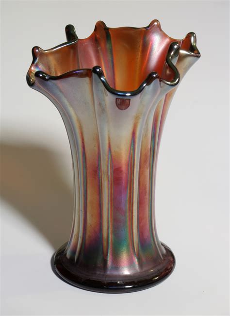 File:Carnival glass vase.jpg - Wikimedia Commons