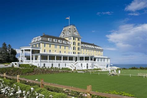 6 New England Seaside Resorts to Stay at This Summer | Ocean house, Best hotel in world, Beach ...