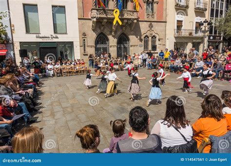 Catalan Children Traditional Dancing Festival Editorial Photo - Image ...