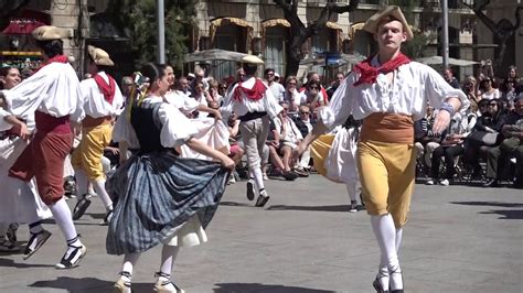 Spanish Traditional Dance in Barcelona - YouTube