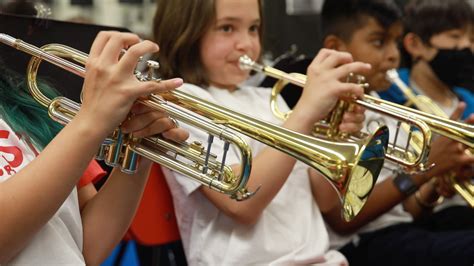 Rebuilding Elementary School Band Class After the Pandemic - The New York Times