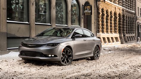 Used 2017 Chrysler 200 Review & Ratings | Edmunds
