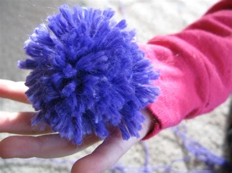 Roundabout: Knitting Looms & Pom Poms