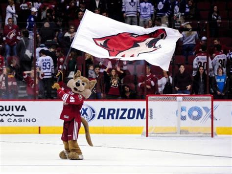 Thursday at 1:30 p.m.: Arizona Coyotes live chat