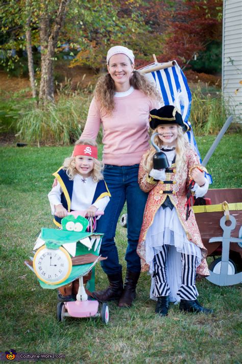 Jake and the Neverland Pirates Costume - Photo 5/5