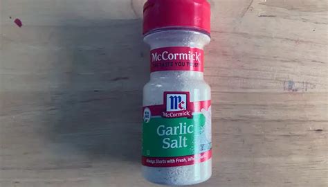 5 Easy Garlic Salt Substitutes - Can I Substitute?