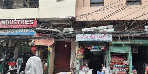 Lal Kuan, Chawri Bazaar to Chand Mohalla—Chinese manjha rules kite ...