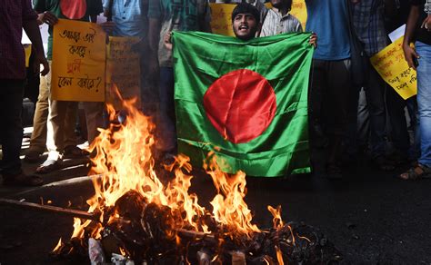 Violence roils Bangladesh capital as students protest - The Boston Globe