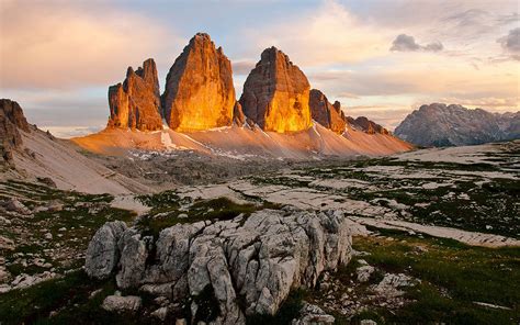 Le Tre Cime Di Lavaredo Dolomiti Italy Sunrise The First Sun Rays Wallpaper Hd 1920x1200 ...