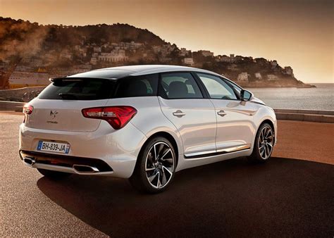 2012 Citroen DS5 Rear Gallery (Photo 9 of 30)