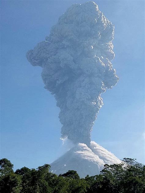 Unduh 450 Koleksi Gambar Gunung Merapi Meletus Paling Baru HD - Pixabay Pro