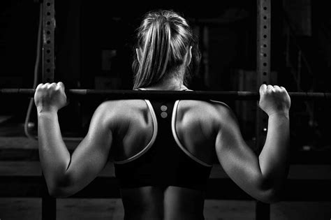 5 Best Squat Rack Exercises for Glutes (and Benefits of Glute Training with a Rack)