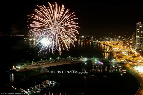 Fireworks in Panama City - a photo on Flickriver