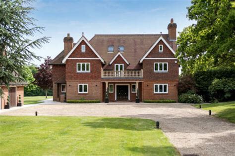 Properties For Sale in Tadworth - Flats & Houses For Sale in Tadworth - Rightmove