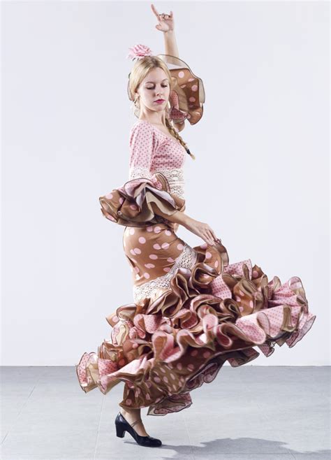 Pick the Right Costume: Know What to Wear for Flamenco Dancing - Dance Poise