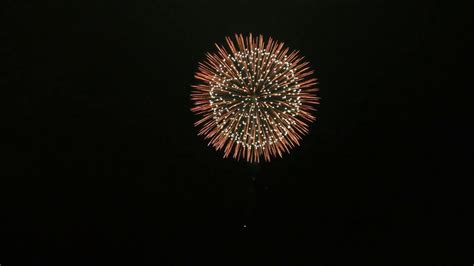 Beautiful Fireworks (Japan New Year's Eve) - YouTube