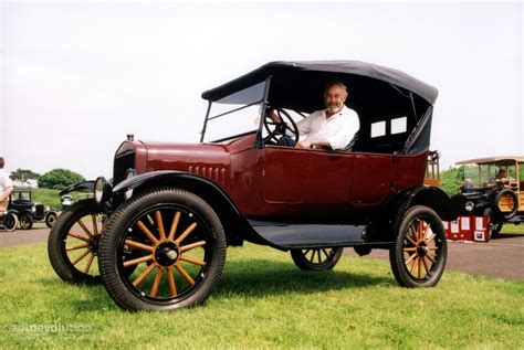 FORD Model T specs & photos - 1908, 1909, 1910, 1911, 1912, 1913, 1914 ...