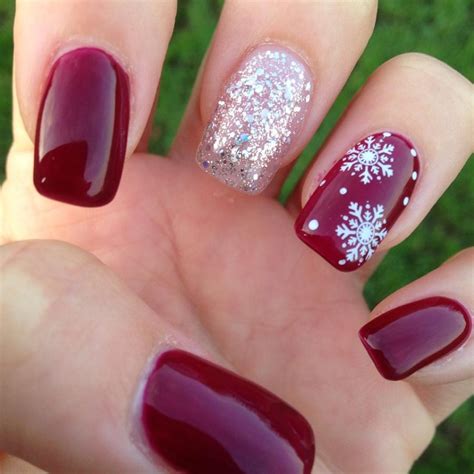 31 Snowflake Nail Designs That Don't Go out of Style – NailDesignCode