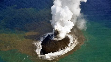 Nowa wyspa u wybrzeży Japonii - Crazy Nauka | Erupção vulcanica, Ilha, Vulcão