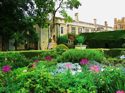 Sudeley Castle Gardens, map & places to stay - Great British Gardens