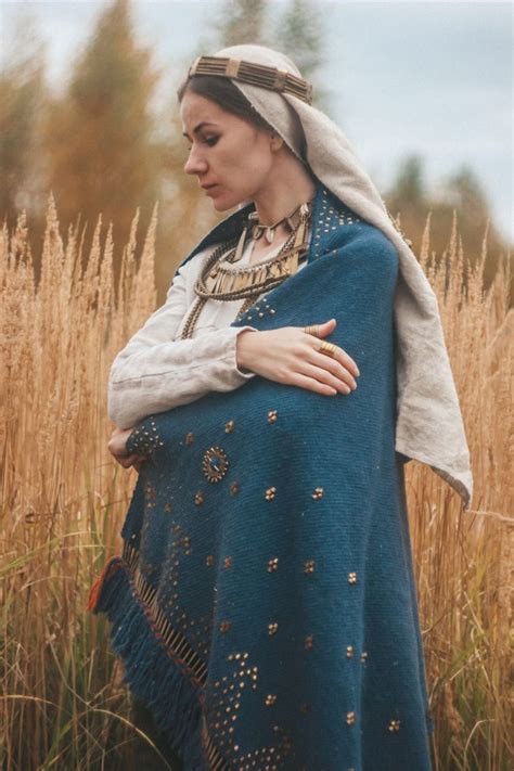 Pin by Евгения on Лица/образы/reference | Viking clothing, Folk dresses, Historical fashion