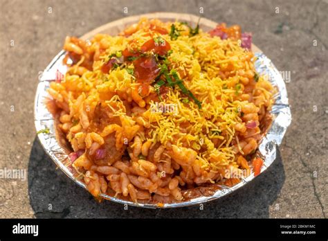 Bhel puri chaat hi-res stock photography and images - Alamy