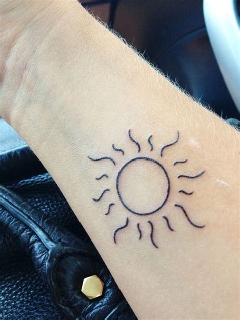 25 Best Sun Tattoo Designs for Women | LaptrinhX