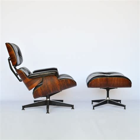 Eames Lounge Chair & Ottoman by Herman Miller in Rosewood & black leather, 1979 | #87636