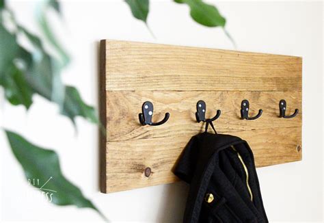 DIY Easy Wooden Coat Rack - DIY Huntress