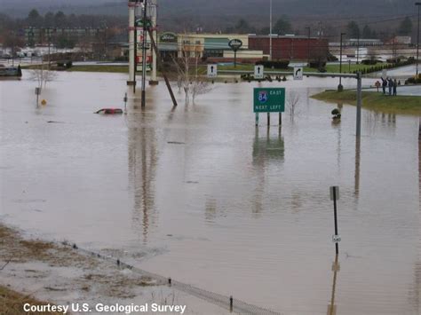 2005 Delaware river flood Matamoras PA | Delaware river, Orange county, River