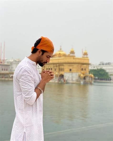 Vicky Kaushal Seek Blessing At Golden Temple For Sardar Udham Singh Shoot