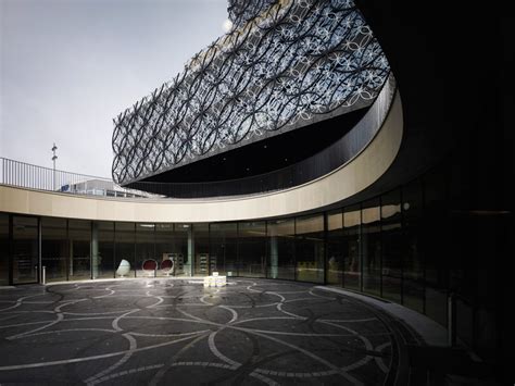 mecanoo architects unveil filigreed birmingham library