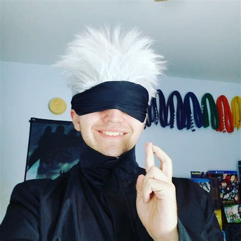 Satoru Gojou cosplay but this time in uniform :) : r/JuJutsuKaisen