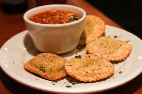 Toasted Ravioli - Picture of Ravanelli's, Collinsville - TripAdvisor